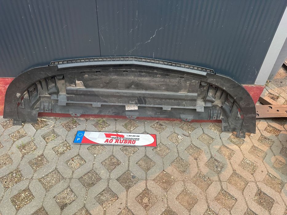 Base inferior parachoque Mercedes vito