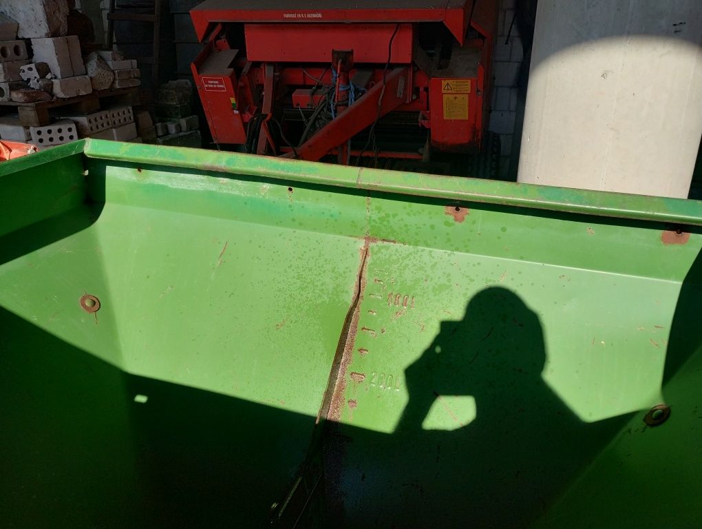 Sprzedam rozsiewacz nawozów amazone.