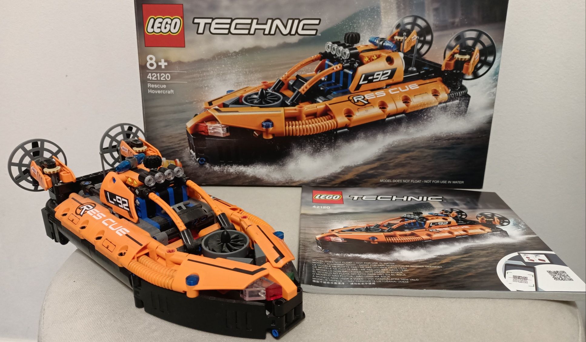 LEGO Technic 42120, Rescue Hovercraft, 2 w 1, łódź motorowa, ratunkowa