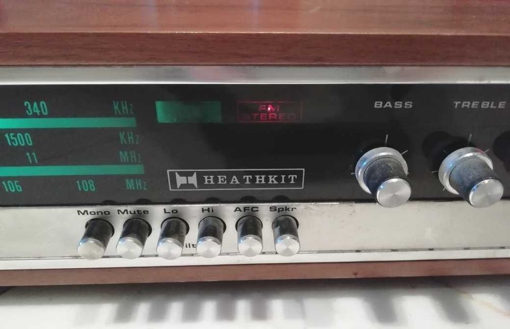 Heathkit AR-2000 MK II - Amplificador