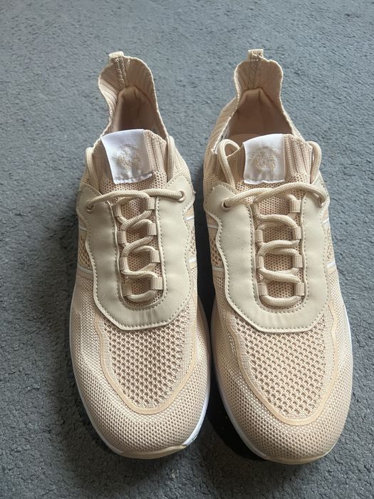 Кросівки жіночі 41 р