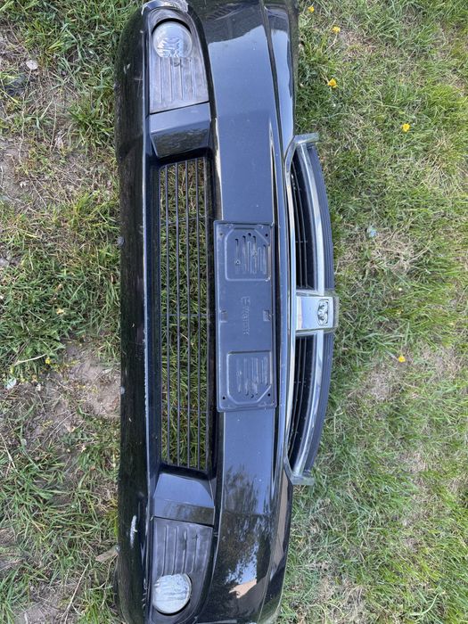 Zderzak przód  dodge joureny