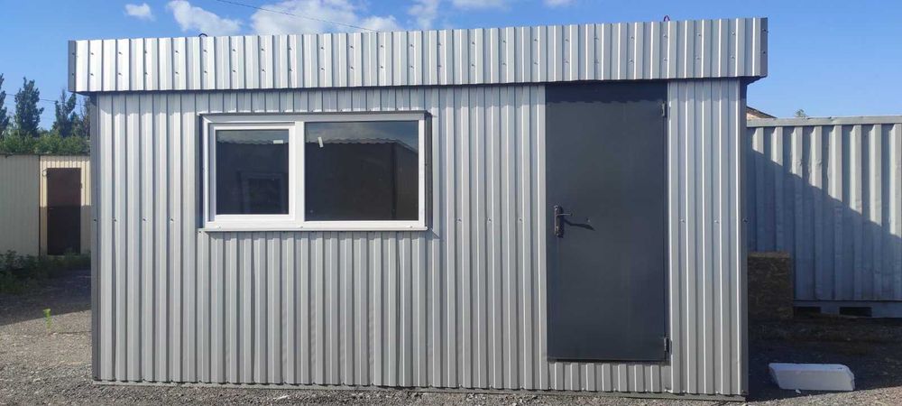 Побутівка 6×2,4 м з профнастилу, металеві двері та вікно