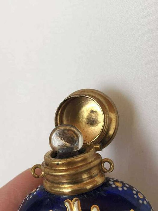 Pendente Garrafa Perfume Vidro Esmaltado Trevo Talvez Moser Século XIX