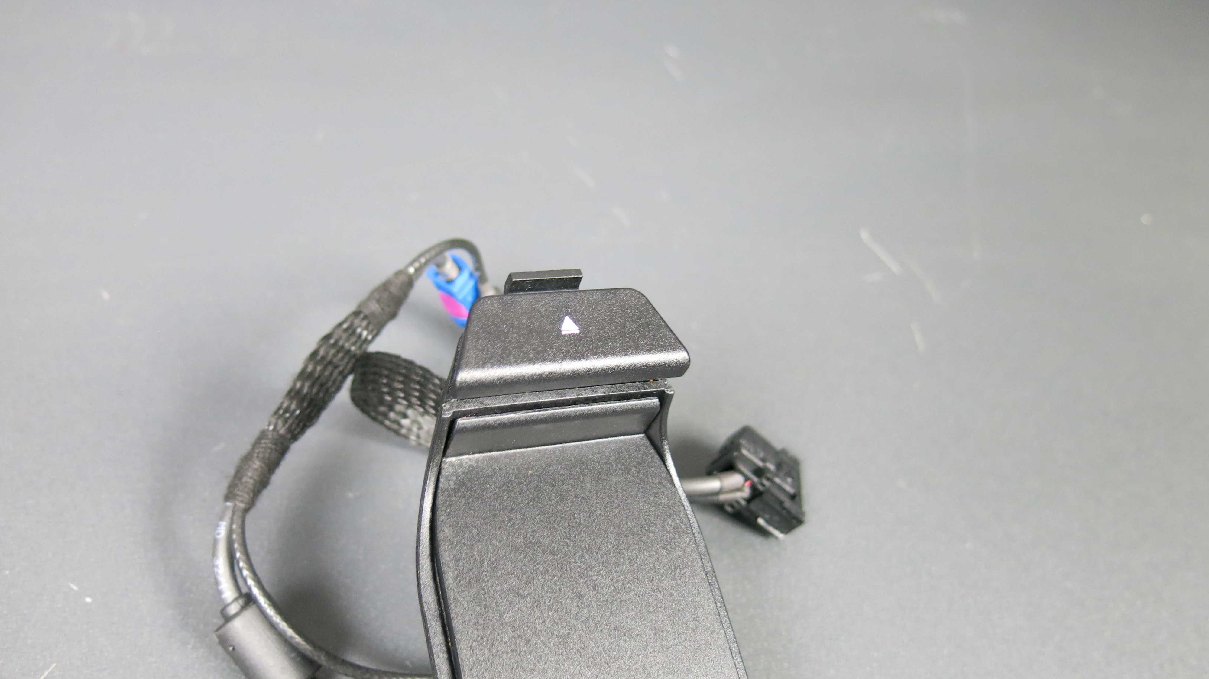 BMW 5 F10 F11 uchwyt telefon w podłokietniku