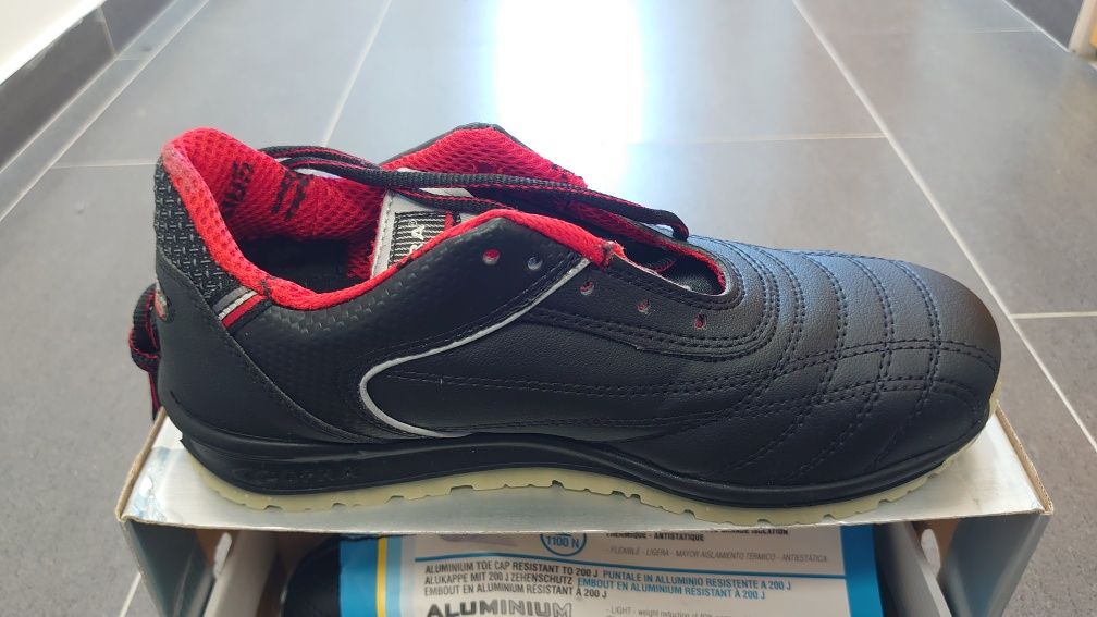 Sprzedam buty robocze SP1 nowe pudełko r42
