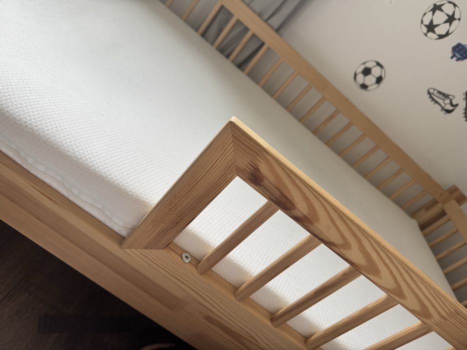 Łóżko dziecięce z materacem