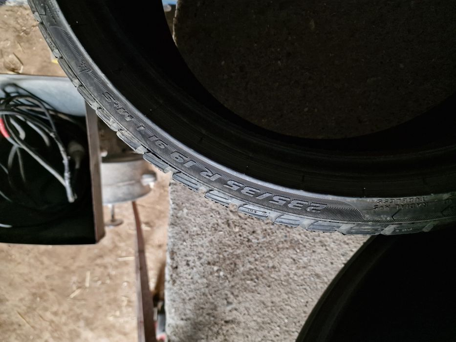 Opony Pirelli sottzero3 -6mm bieżnika.  235/35 /19