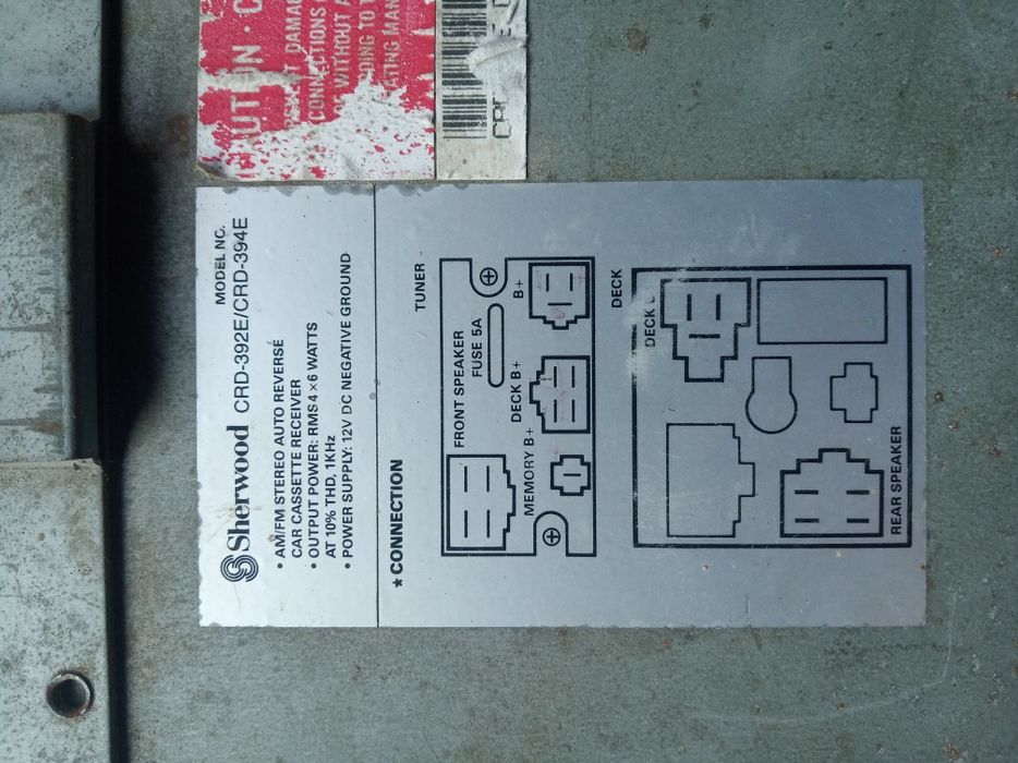 Продам магнитолу,с штатным усилком.