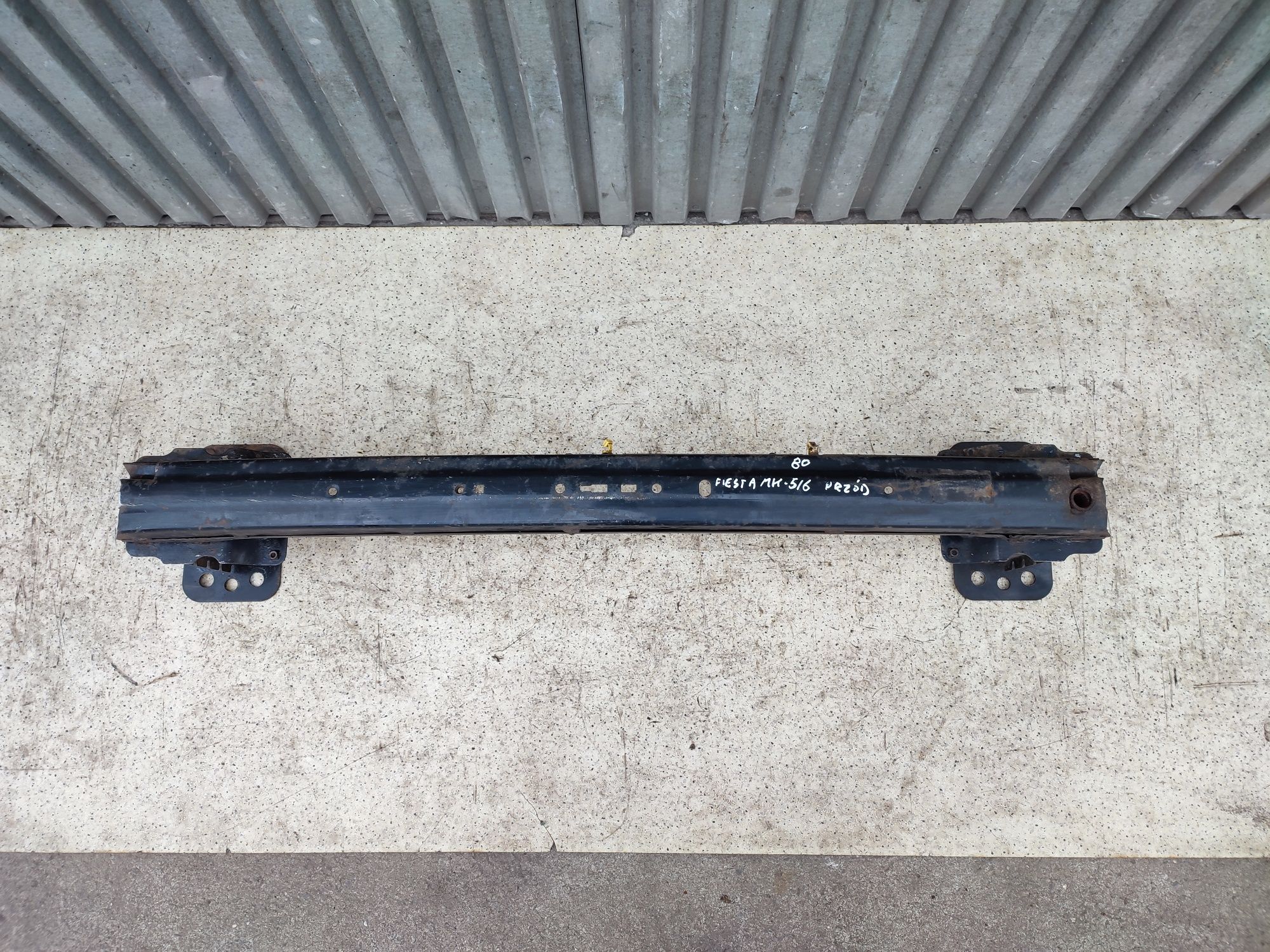 Ford Fiesta MK5 MK6 02-05r belka zderzaka przód przednia