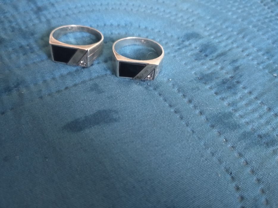 Продам срібне кільце. 2 шт.