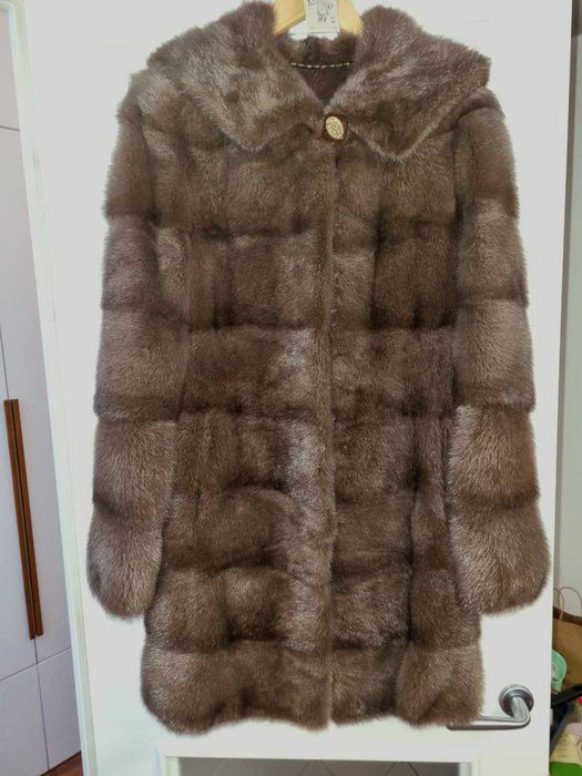 Норкова шуба кольору мокко