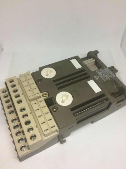 Siemens Simatic S5 - bus module 6ES5 700-8MA11 PLC