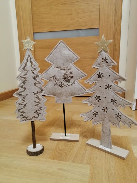 Komplet choinek do dekoracji wnętrz
