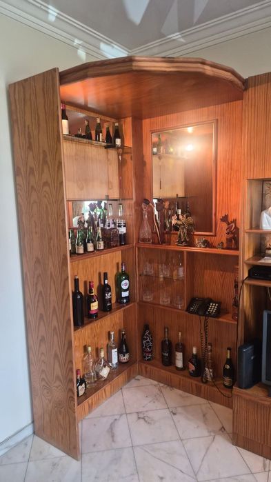 Móvel de canto em pinho mel