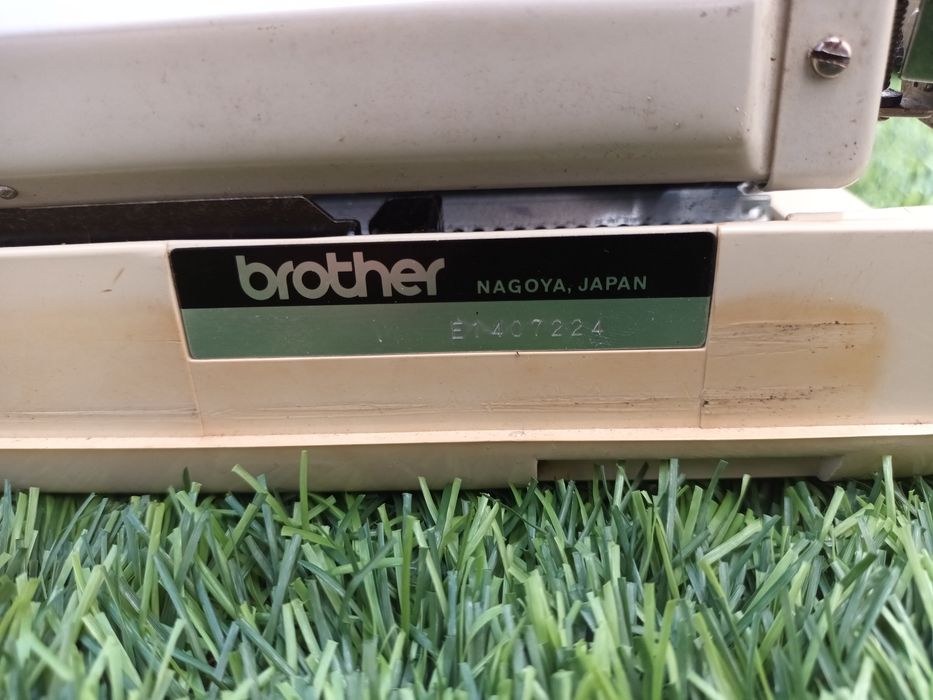 Máquina de escrever brother