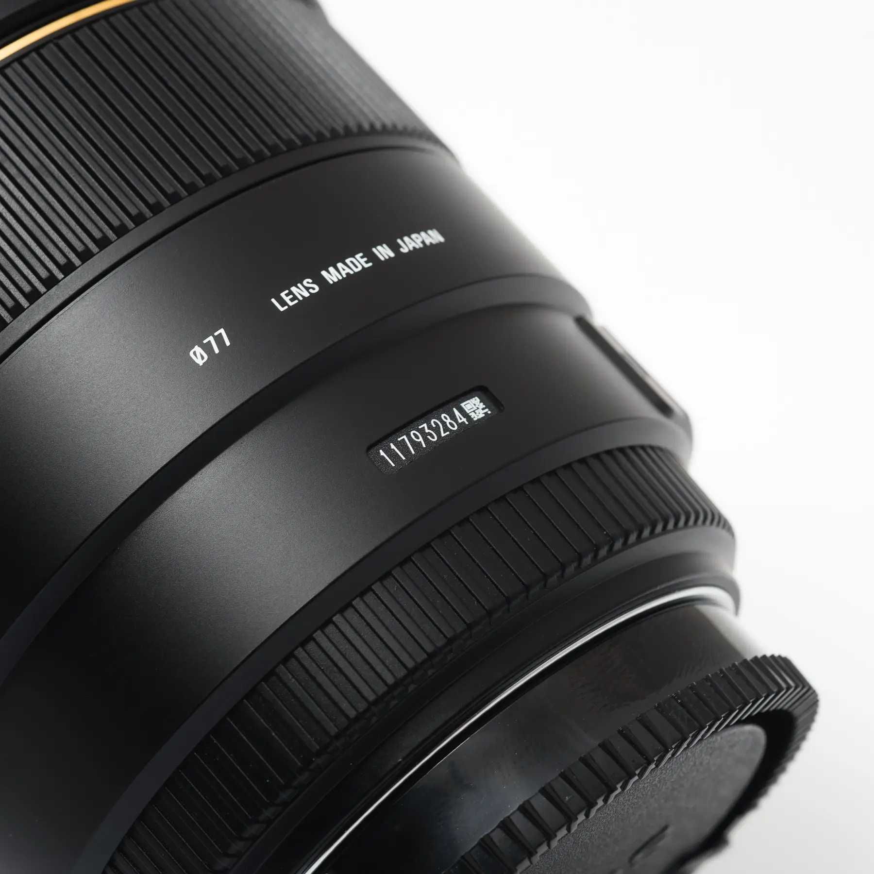 Об'єктив Sigma AF 85mm f1.4 EX DG HSM для Sony A-mount