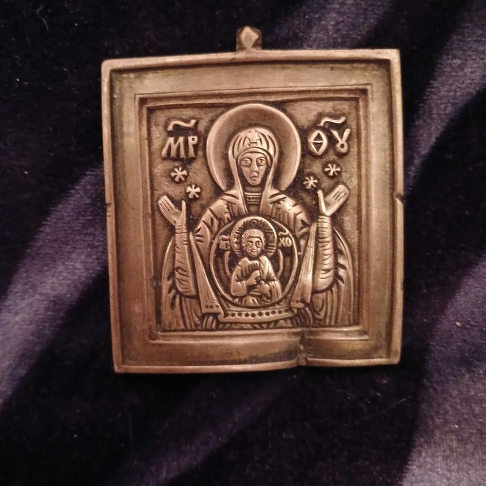 Редкая старинная дорожная икона Знамение XIX век.