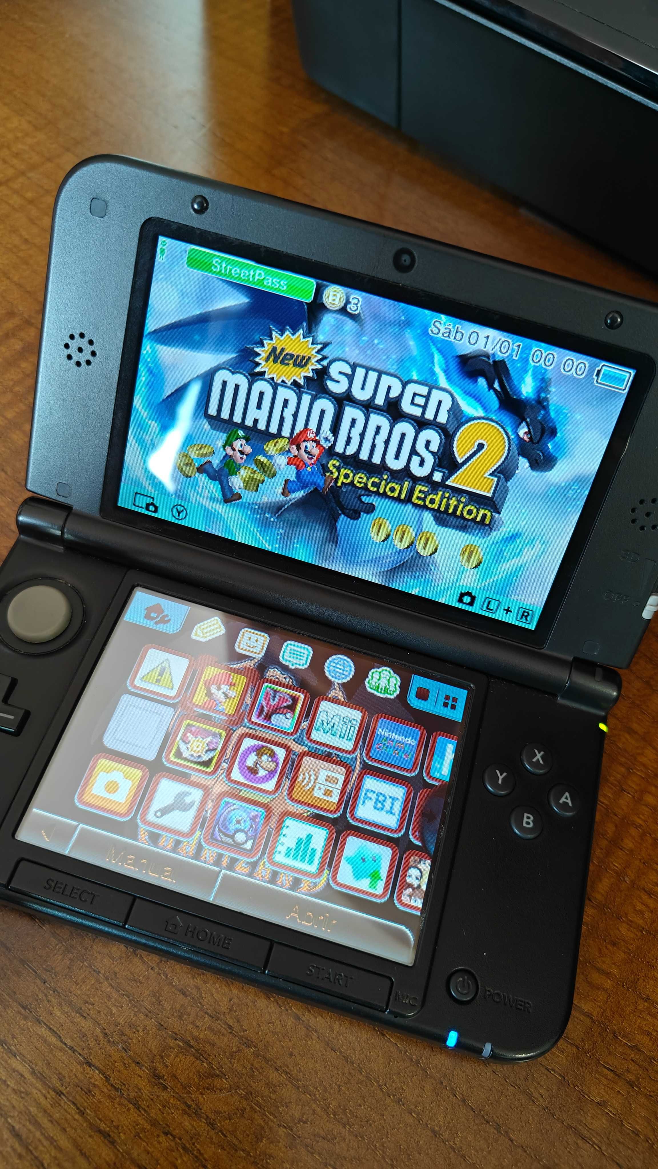 Nintendo 3ds XL, desbloqueada c/ 5 jogos