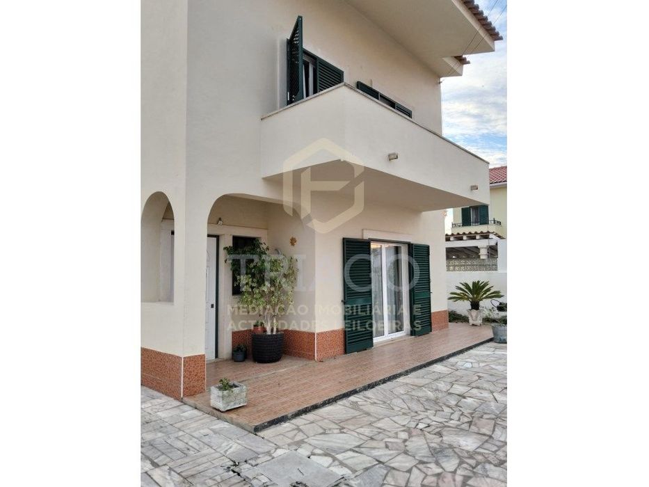 Moradia T4 com Garagem