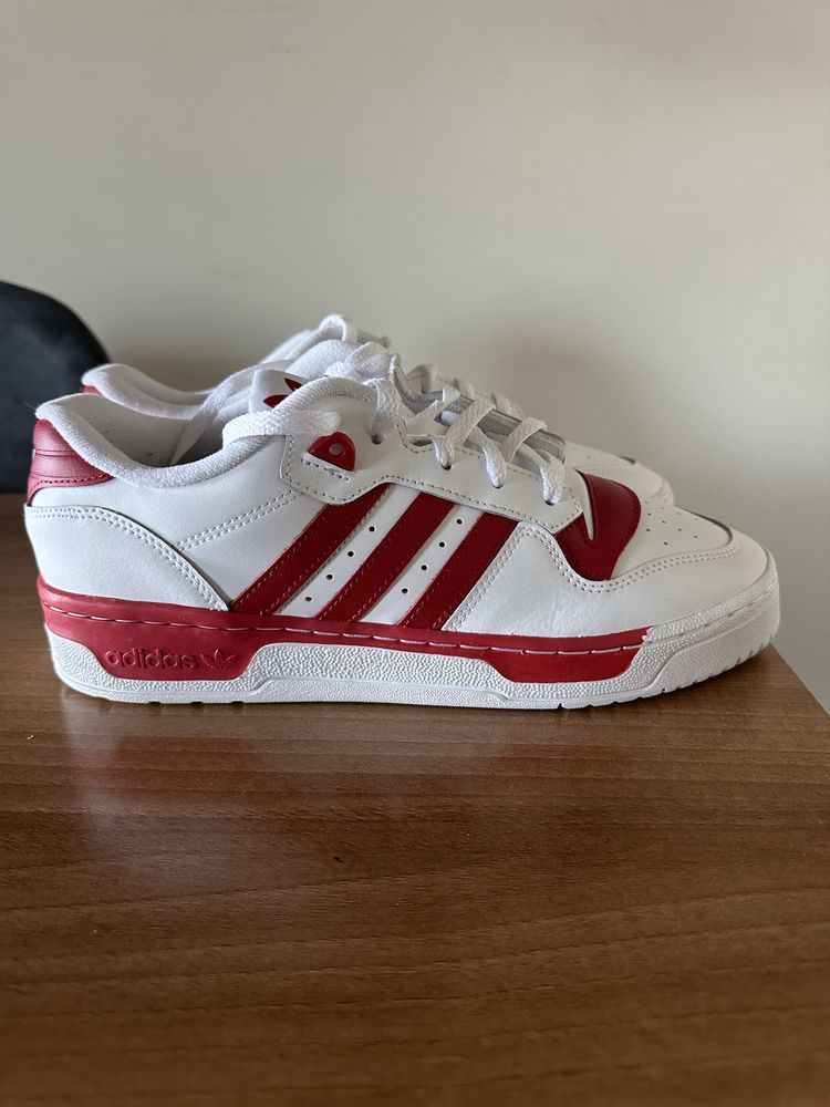 Tenis adidas Originais