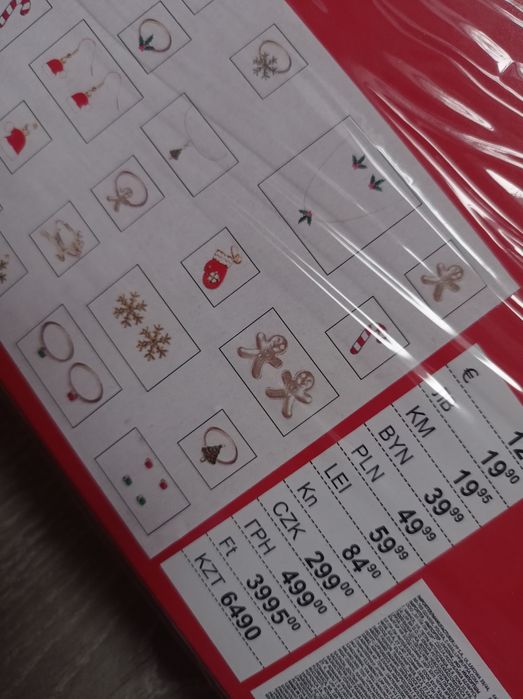 Nowy kalendarz adwentowy Sinsay biżuteria złota świąteczny zimowy