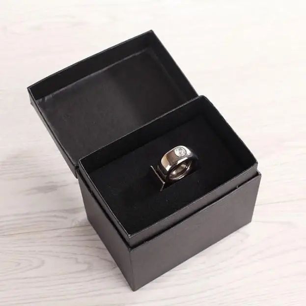 Кружка кольцо в коробочке–это отличный подарок для девушки