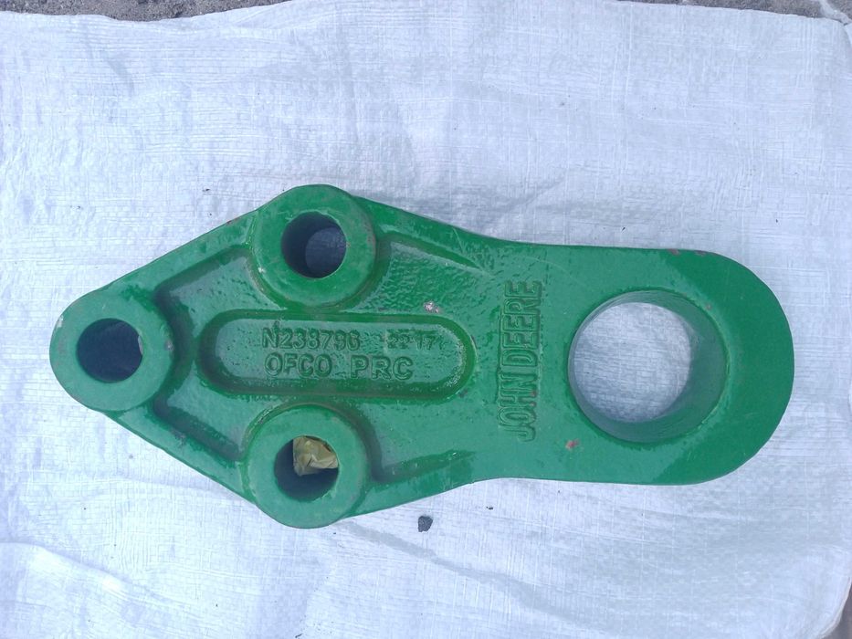 Кронштейн культиватора Джон Дір BN231404 John Deere N238796 петля