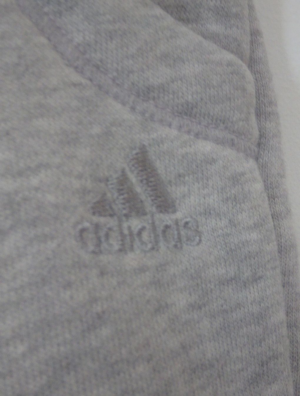 Adidas jasnoszare spodnie dresowe damskie rozmiar L