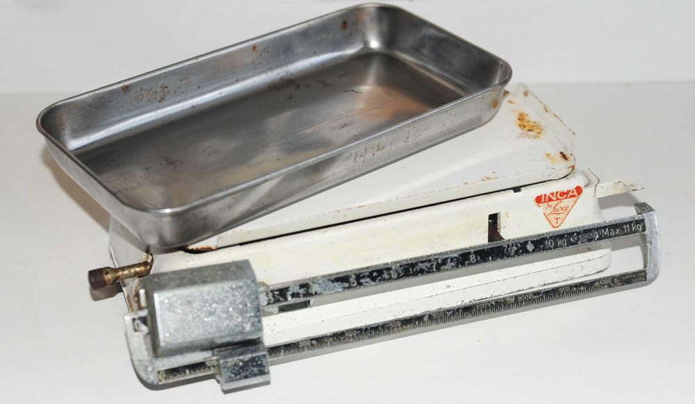 Balança antiga e outros objectos vintage  ( Ler texto )