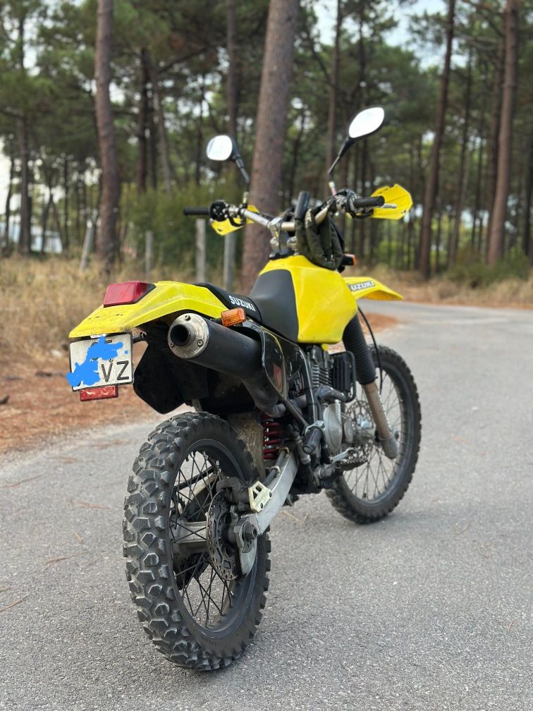 SUZUKI  DR.  250