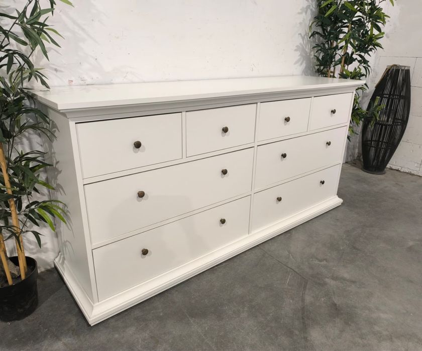 Bardzo ładna biała komoda z szufladami. Dowóz