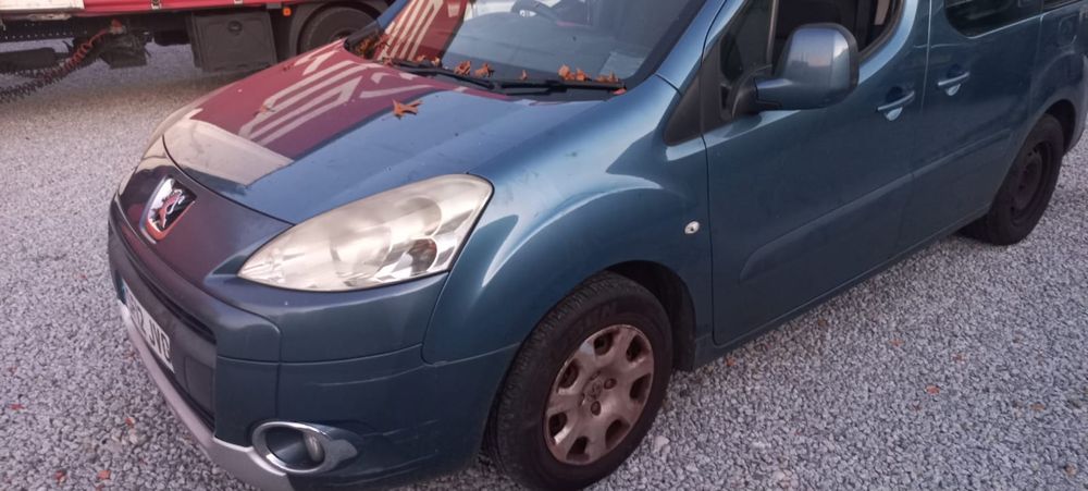 Citroen Berlingo Peugeot partner lll KGQC drzwi przód prawe ładne