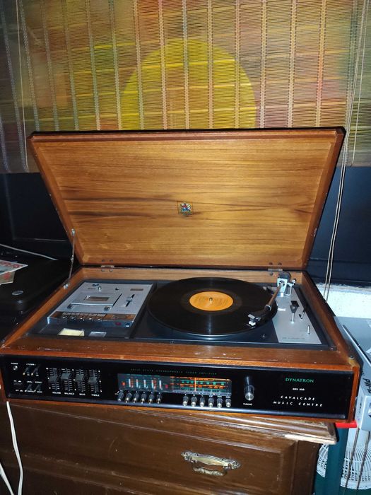 Aparelhagem de som Dynatron 1971 a funcionar stereo e quadrifonia