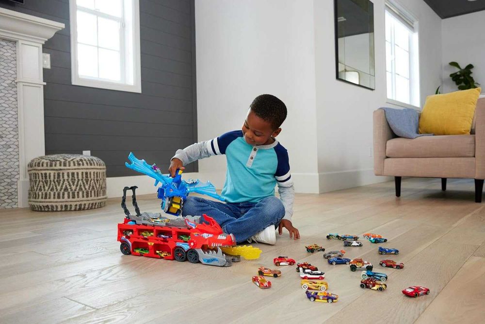 Hot Wheels Dragon Transporter Транспортер-трансформер Два дракони