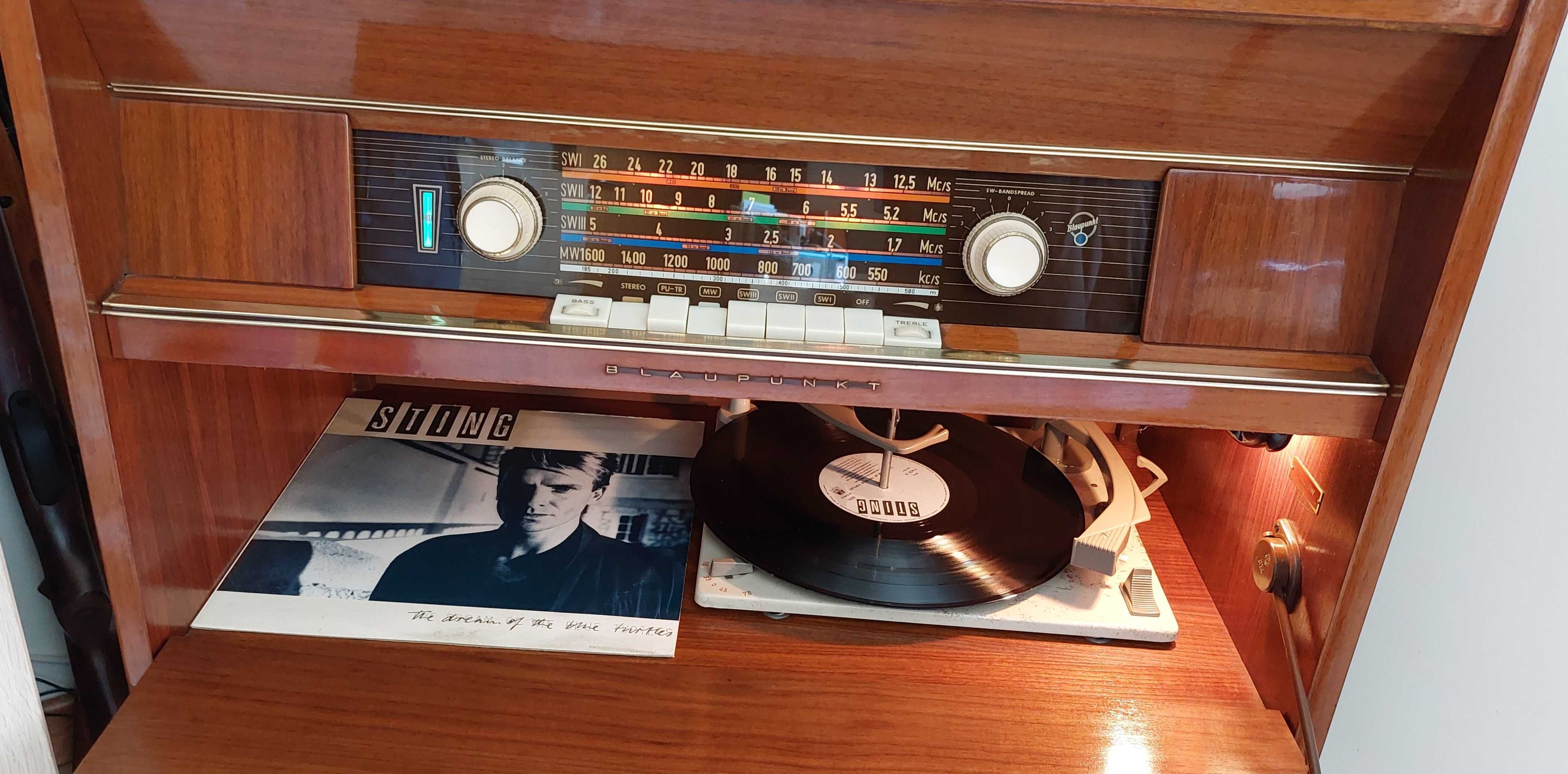 Móvel rádio e gira discos Blaupunkt C/Bluetooth