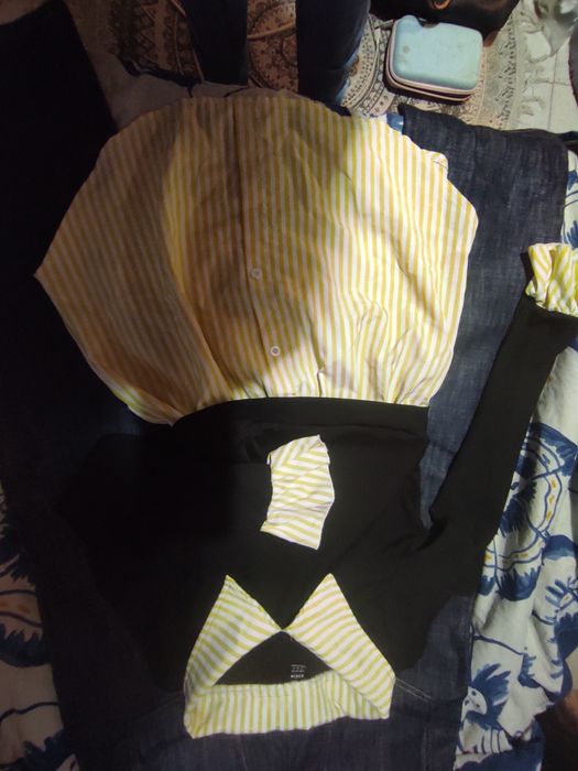 Vestido lindo de cor alegre