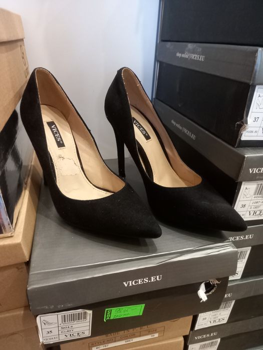 Czułenka zamszowe czarne r 35