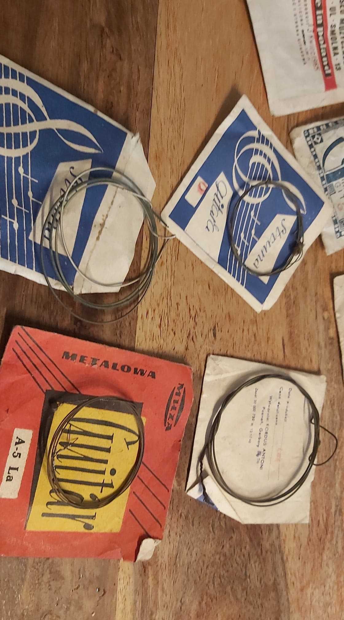 Struny PRL gitarowe Poznań Garbary 1964 rok 7 sztuk. Cena za komplet !