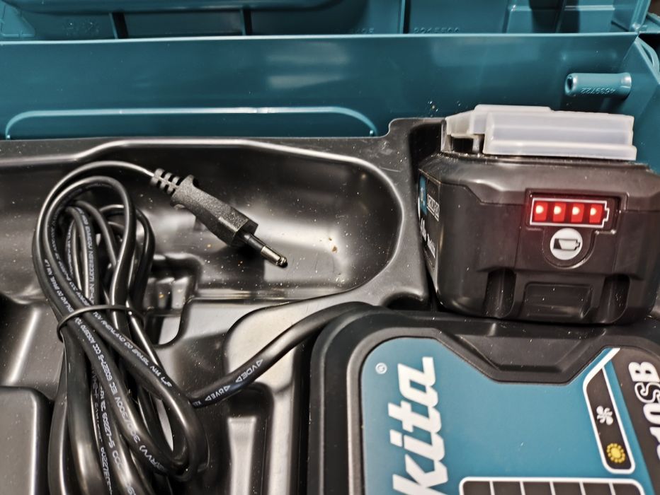 Makita Ładowarka z baterią 12V 4Ah