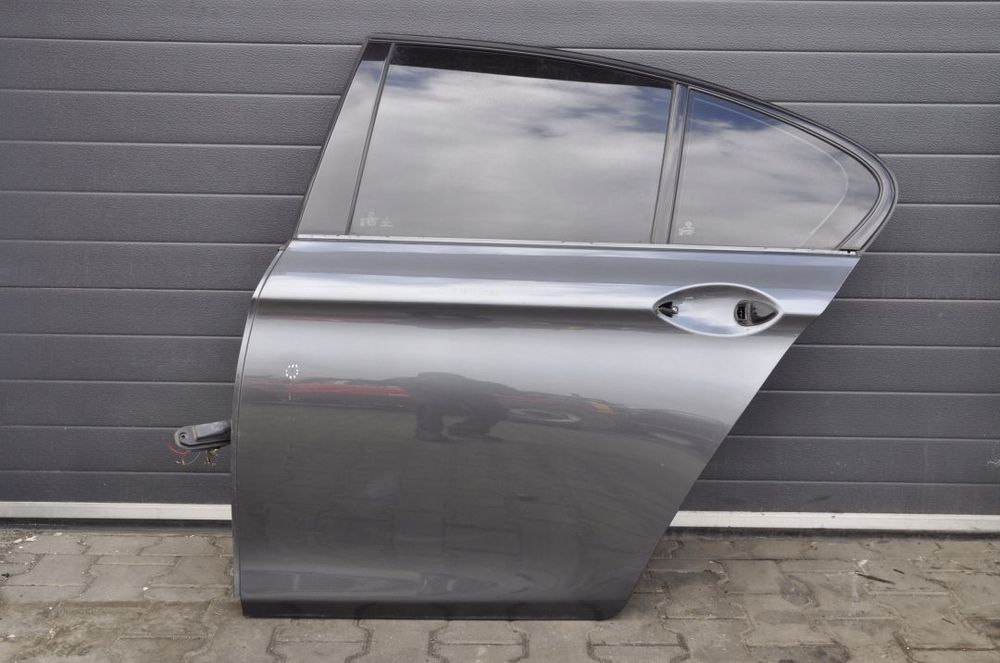 BMW 5 F10 LIFT SEDAN DRZWI LEWY LEWE TYŁ TYLNE B39