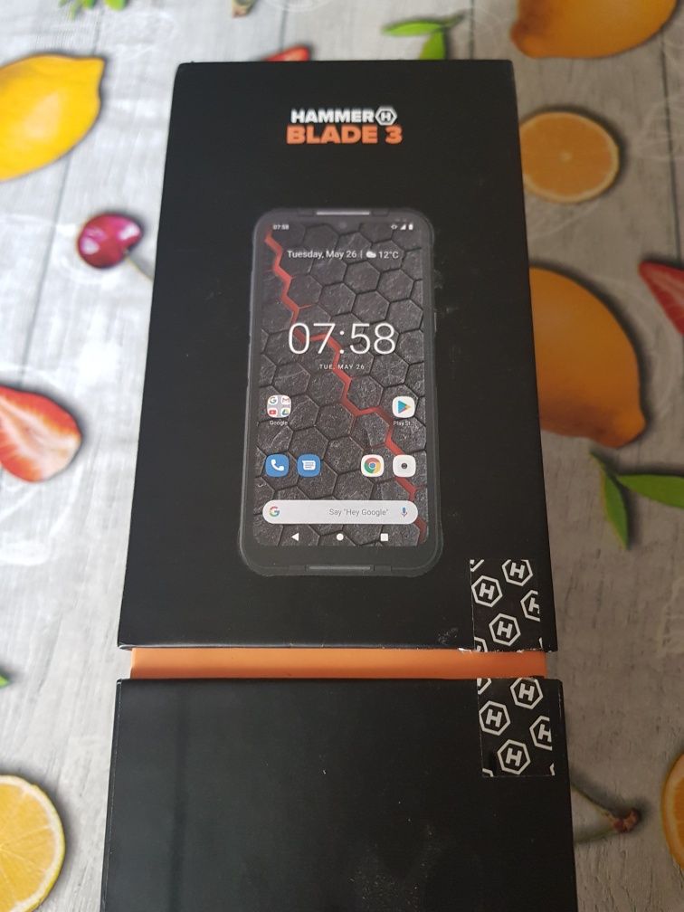 Telefon Hammer Blade 3