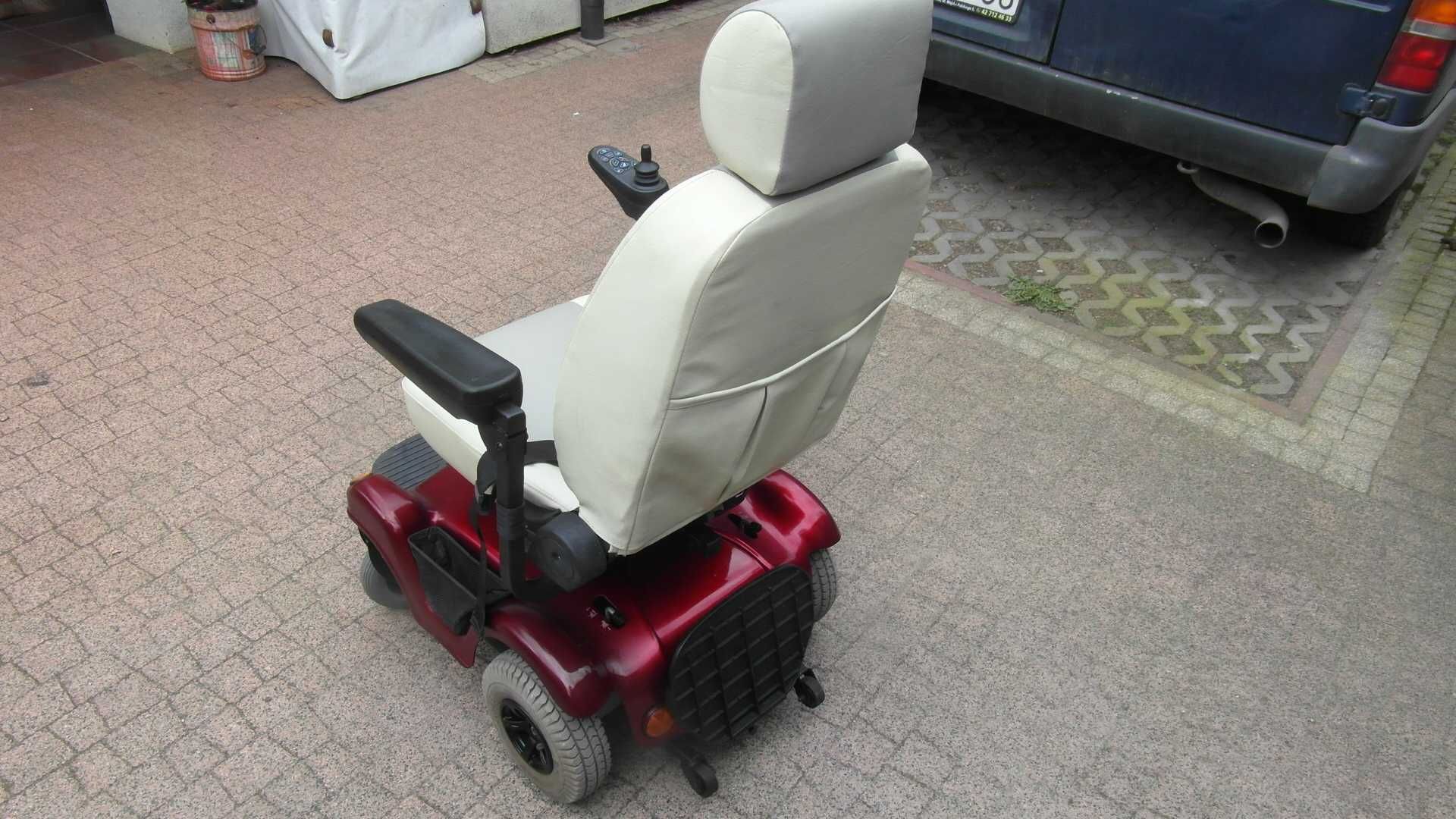 Wózek inwalidzki elektryczny RASCAL, obracany,7 km/h