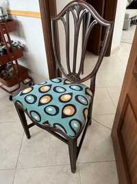 Cadeira madeira maciça renovada com estofado novo e estampa exclusiva