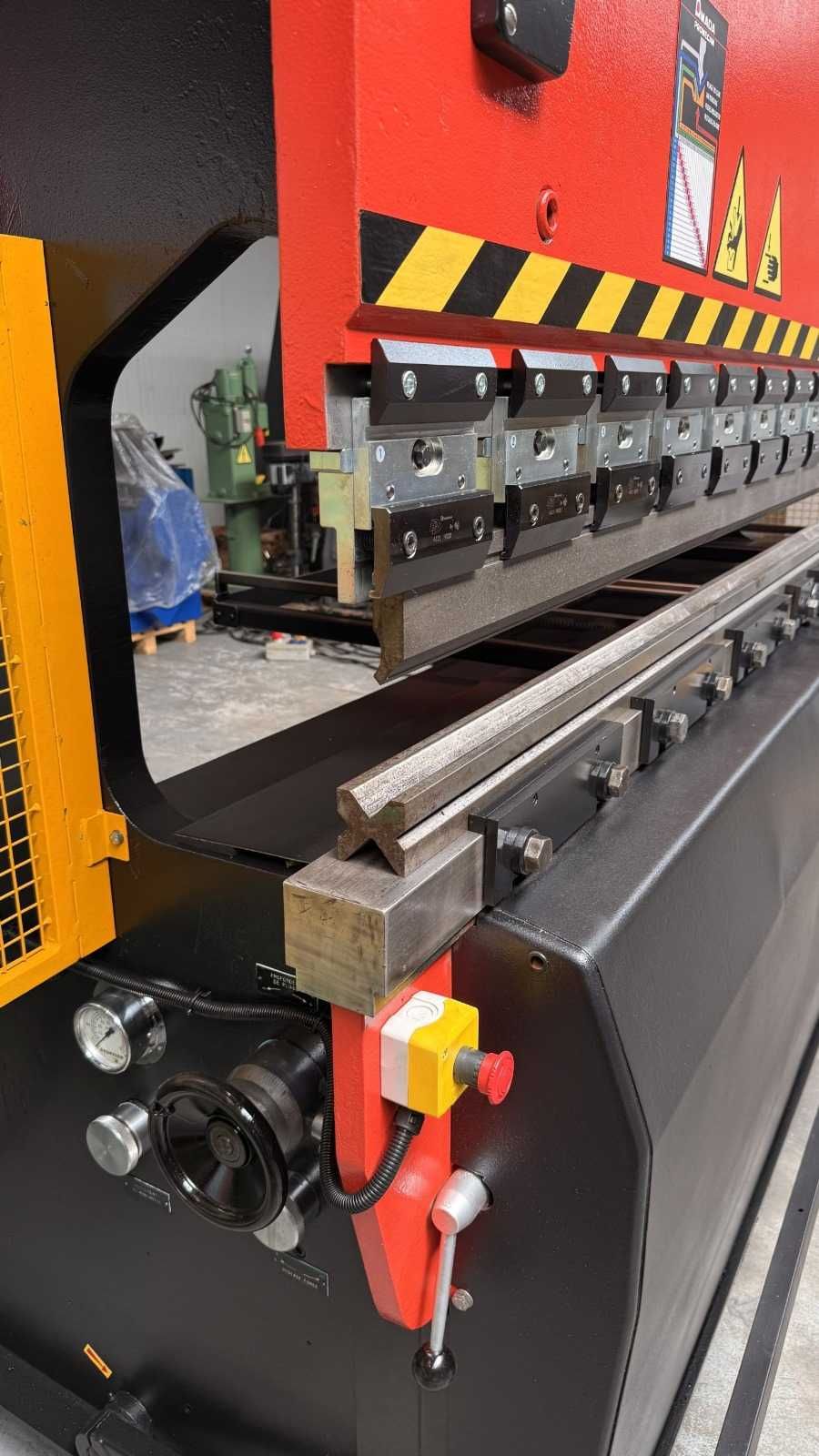 Prasa krawędziowa zaginarka giętarka AMADA RG 100 t x 3100 mm Prosta