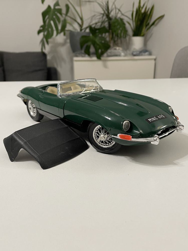 Model Jaguar XK E-Type Cabrio 4.2 litre 1:16 Tonka Polistil 1/16 1/18