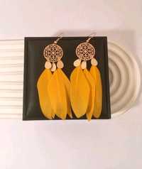 Kolczyki wiszące piórka żółte z mandalem i złote dyski