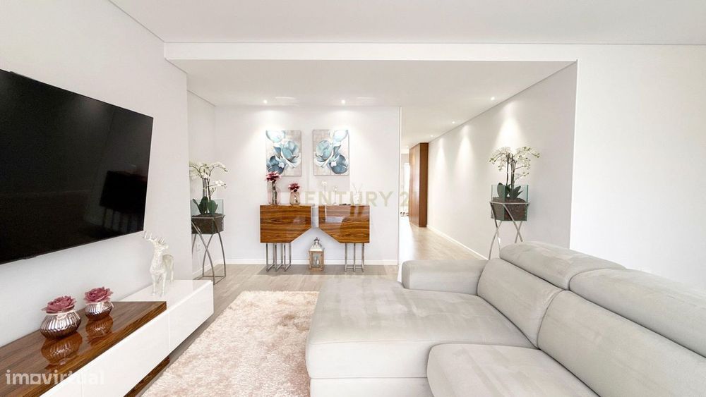 Apartamento T3 Duplex Remodelado e Mobilado em Paços de Ferreira