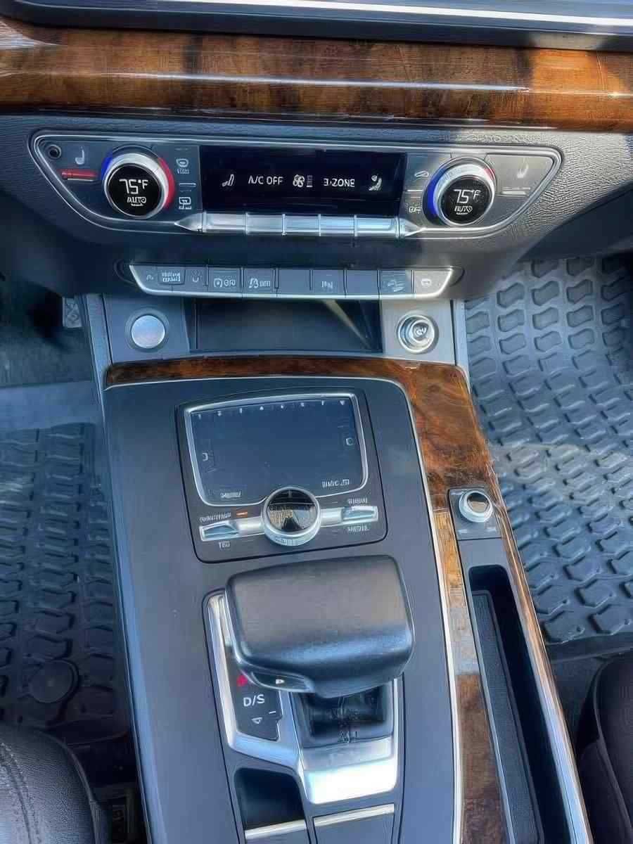 2018    Audi     Q5