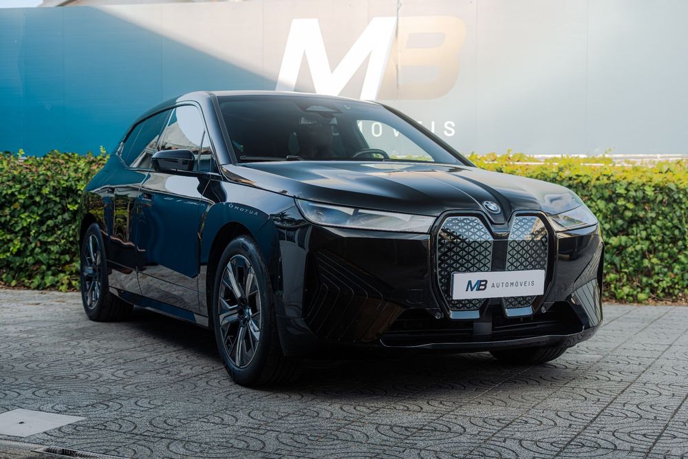 BMW iX xDrive 40 Pack Desportivo